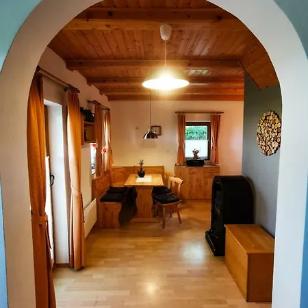Hisa Med Brezami Apartman *